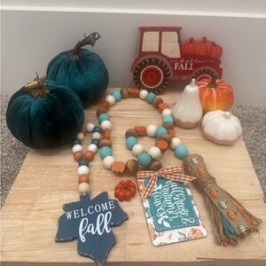 Fall Welcome Beaded Garland with Pumpkins